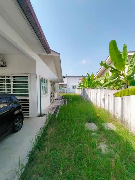 Rumah Berkembar untuk Dijual di Seksyen 29 (Shah Alam) - Hazeman Omar - Exterior - PropertyGuru.com.my