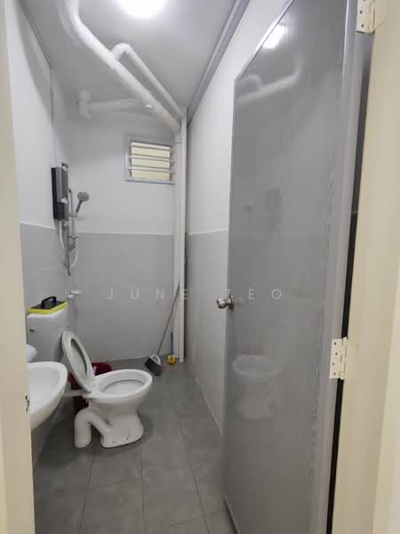 Pangsapuri untuk Disewa di Pangsapuri Flora Indah - June Teo - Bathroom - PropertyGuru.com.my