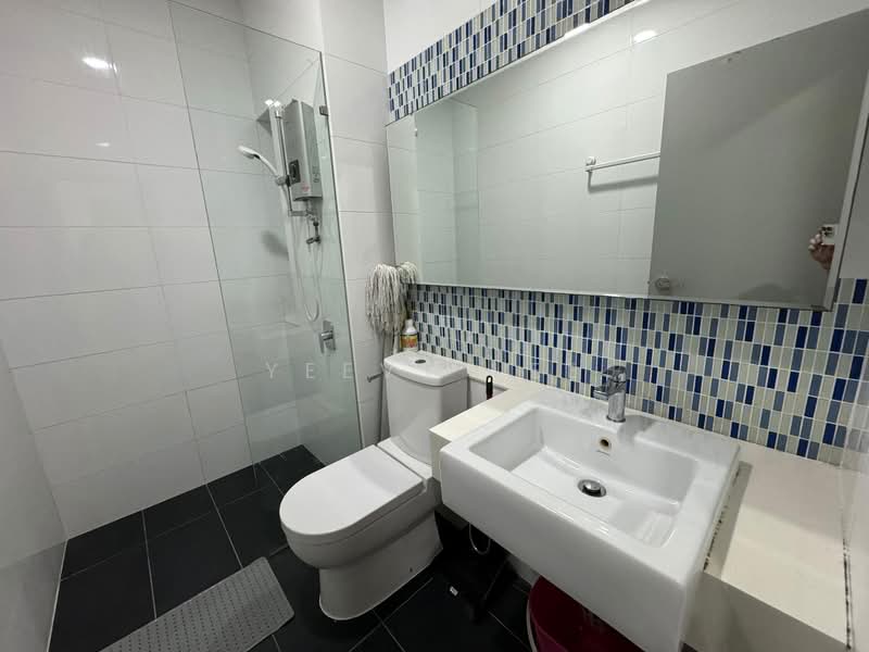 Servis Apartment untuk Disewa di Residential Suites @ HighPark - Yeevy Lee - Bathroom - PropertyGuru.com.my