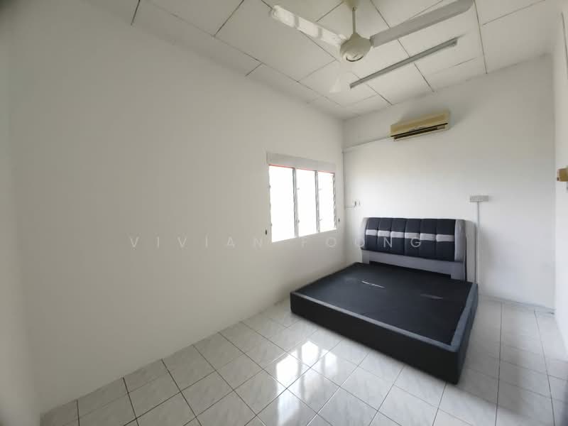 Rumah Teres untuk Disewa di Taman Syabas (Ipoh) - Vivian Foong - Bedroom - PropertyGuru.com.my