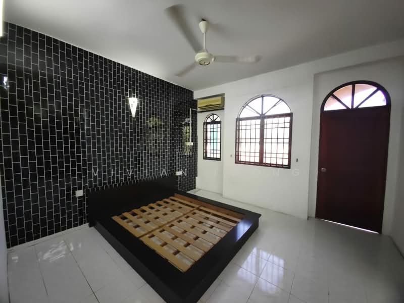 Rumah Teres untuk Disewa di Taman Syabas (Ipoh) - Vivian Foong - Bedroom - PropertyGuru.com.my