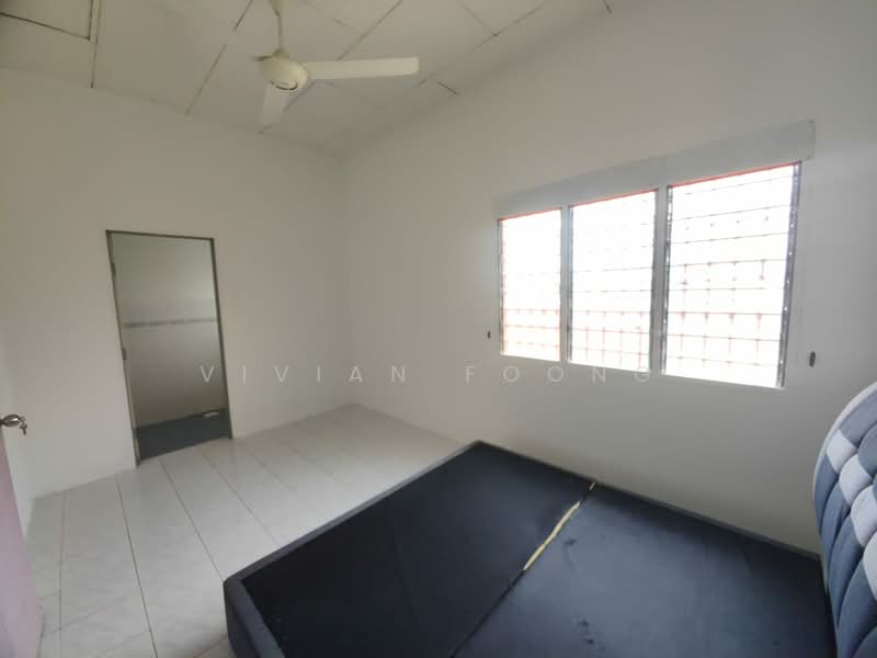 Rumah Teres untuk Disewa di Taman Syabas (Ipoh) - Vivian Foong - Bedroom - PropertyGuru.com.my
