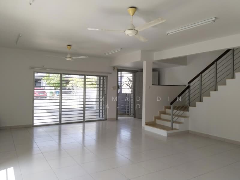 Rumah Banglo untuk Dijual di Seksyen U9 (Shah Alam) - Mohammad Din Majid - Living Room - PropertyGuru.com.my