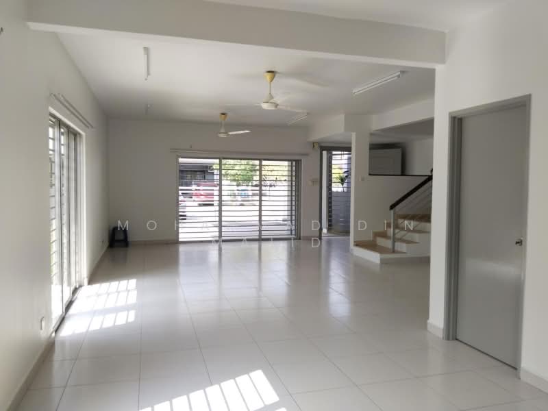 Rumah Banglo untuk Dijual di Seksyen U9 (Shah Alam) - Mohammad Din Majid - Living Room - PropertyGuru.com.my