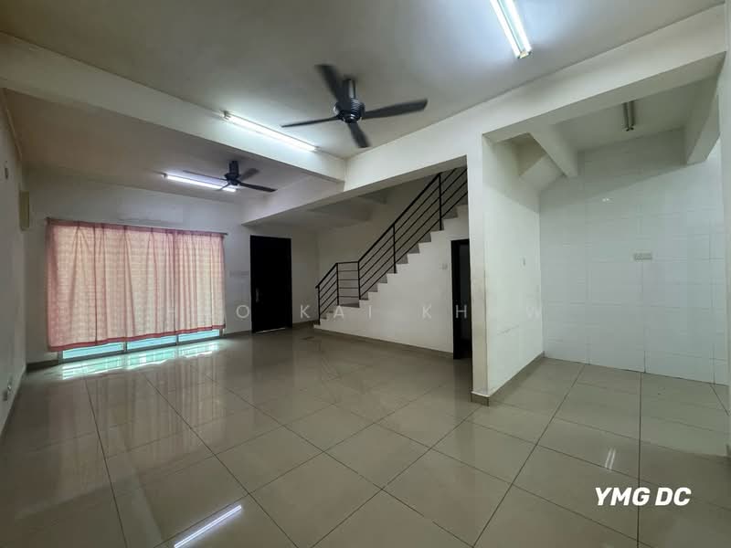Rumah Teres 3 Tingkat untuk Dijual di Taman Sejati (Klang) - Hao Kai Khaw - Living Room - PropertyGuru.com.my