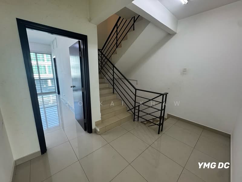 Rumah Teres 3 Tingkat untuk Dijual di Taman Sejati (Klang) - Hao Kai Khaw - Entrance - PropertyGuru.com.my