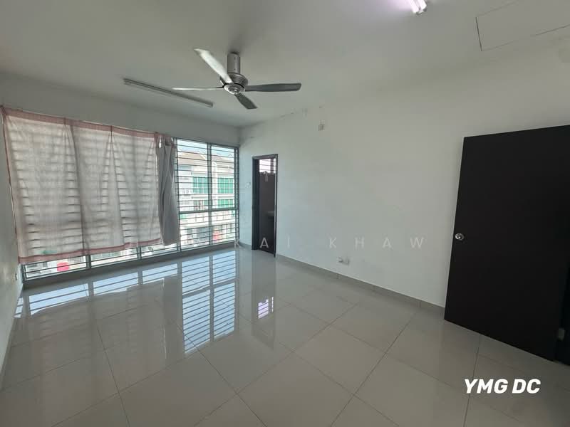 Rumah Teres 3 Tingkat untuk Dijual di Taman Sejati (Klang) - Hao Kai Khaw - Living Room - PropertyGuru.com.my