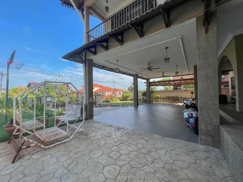 Bungalow for Sale in Seksyen 2 (Shah Alam) - Mohammad Din Majid - Exterior - PropertyGuru.com.my