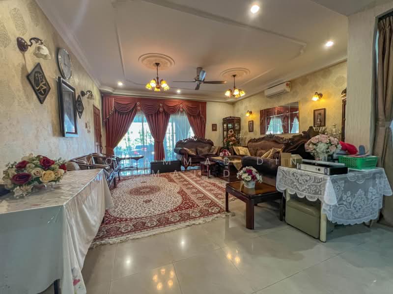 Bungalow for Sale in Seksyen 2 (Shah Alam) - Mohammad Din Majid - Living Room - PropertyGuru.com.my
