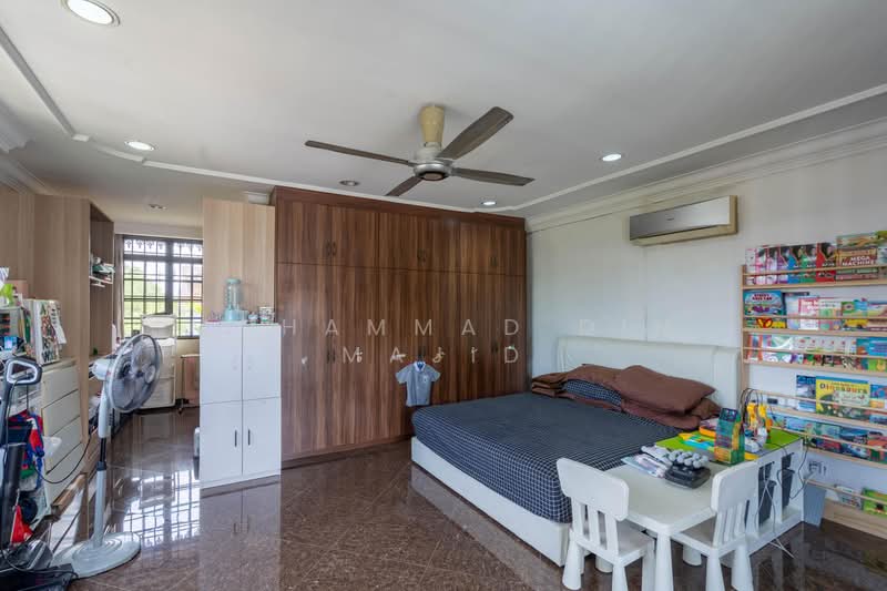 Bungalow for Sale in Seksyen 2 (Shah Alam) - Mohammad Din Majid - Bedroom - PropertyGuru.com.my
