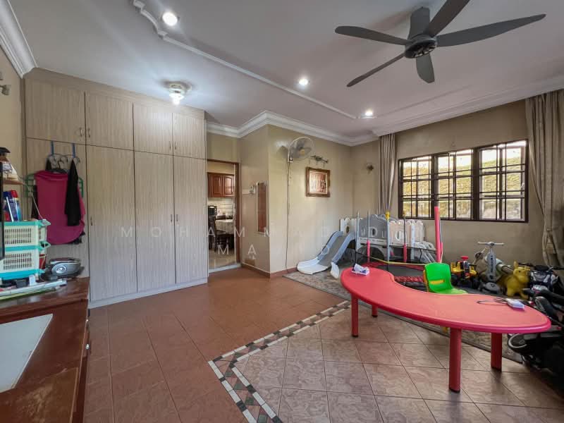 Bungalow for Sale in Seksyen 2 (Shah Alam) - Mohammad Din Majid - Living Room - PropertyGuru.com.my