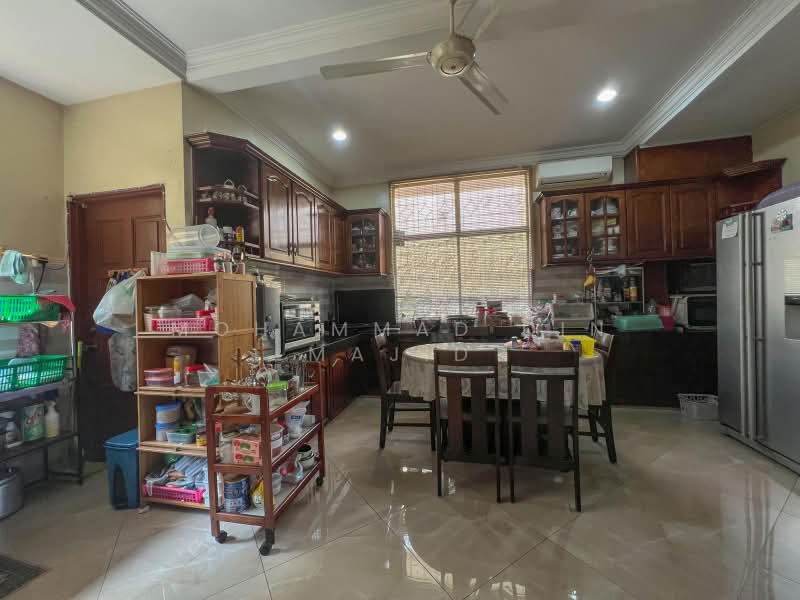 Bungalow for Sale in Seksyen 2 (Shah Alam) - Mohammad Din Majid - Kitchen - PropertyGuru.com.my