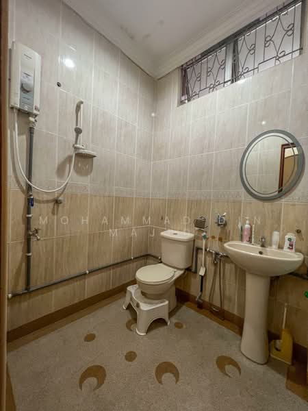 Bungalow for Sale in Seksyen 2 (Shah Alam) - Mohammad Din Majid - Bathroom - PropertyGuru.com.my