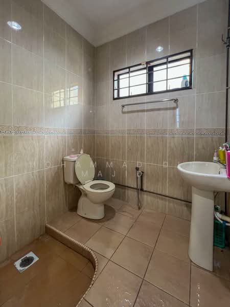 Bungalow for Sale in Seksyen 2 (Shah Alam) - Mohammad Din Majid - Bathroom - PropertyGuru.com.my