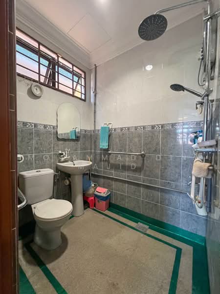Bungalow for Sale in Seksyen 2 (Shah Alam) - Mohammad Din Majid - Bathroom - PropertyGuru.com.my