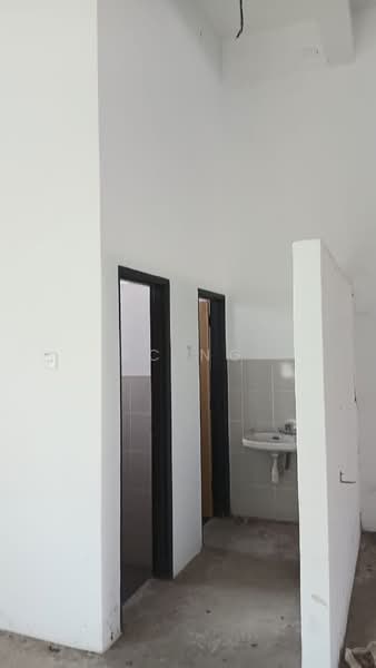 Shop for Sale in Klebang (Melaka) - KC Ng - Bathroom - PropertyGuru.com.my