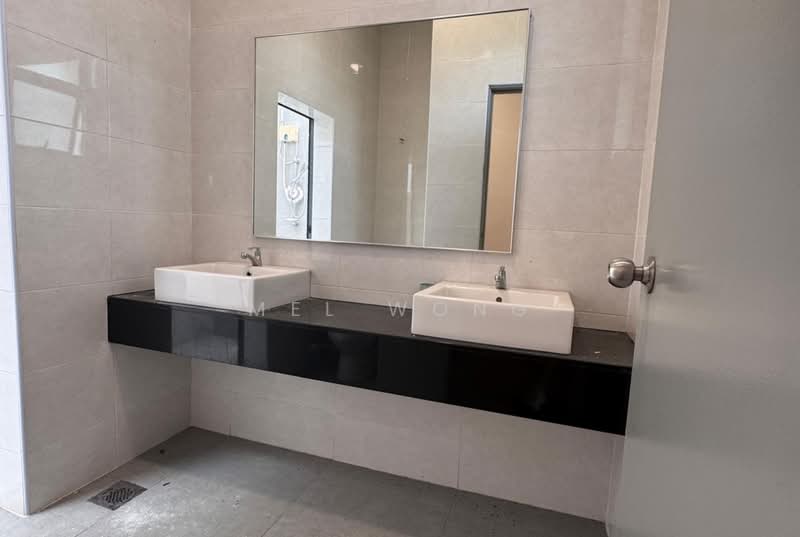 Semi-Detached House for Sale in Kampung Salak (Sepang) - Mel Wong - Bathroom - PropertyGuru.com.my