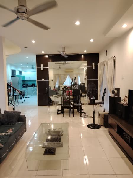 Rumah Berkembar untuk Dijual di Ipoh (Perak) - John Chuah - Living Room - PropertyGuru.com.my