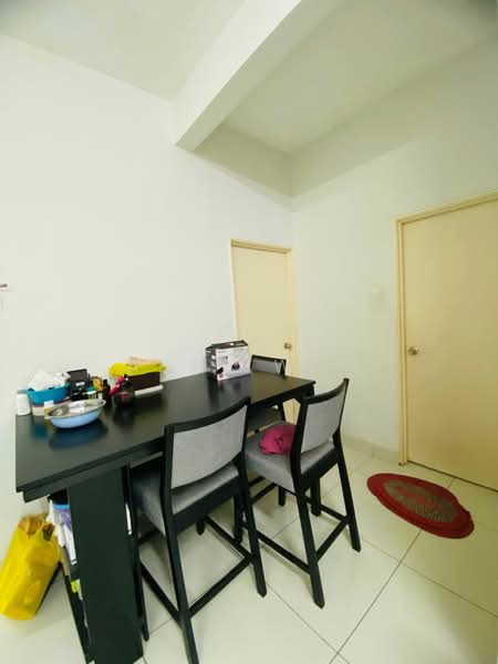Kondominium untuk Disewa di Kristal View - Abby Woo - Dining Room - PropertyGuru.com.my