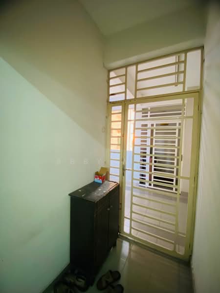 Kondominium untuk Disewa di Kristal View - Abby Woo - Entrance - PropertyGuru.com.my