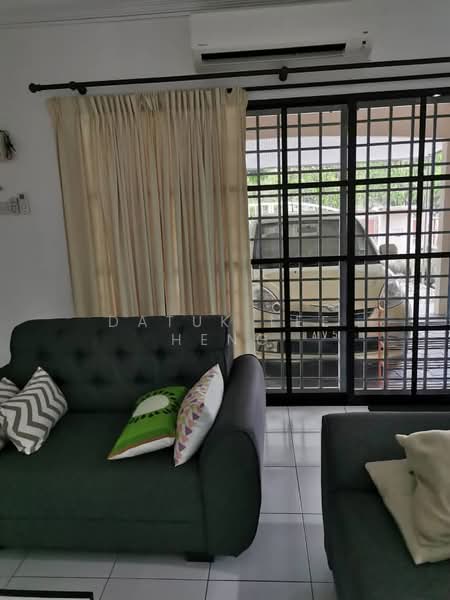 Rumah Teres 2 Tingkat untuk Disewa di Taman Ipoh Permai (Ipoh) - Datuk Lee Heng - Living Room - PropertyGuru.com.my