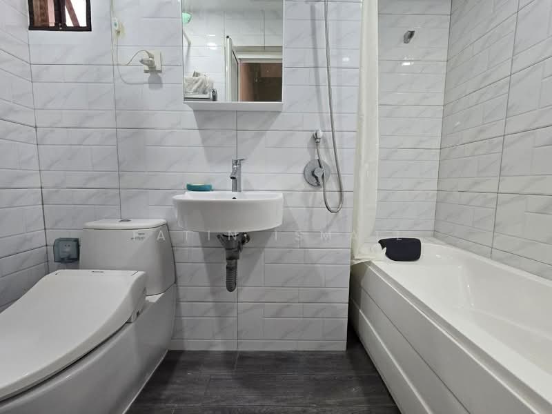 2-storey Terraced House for Sale in Setiawangsa (Kuala Lumpur) - Fatin Ismail - Bathroom - PropertyGuru.com.my