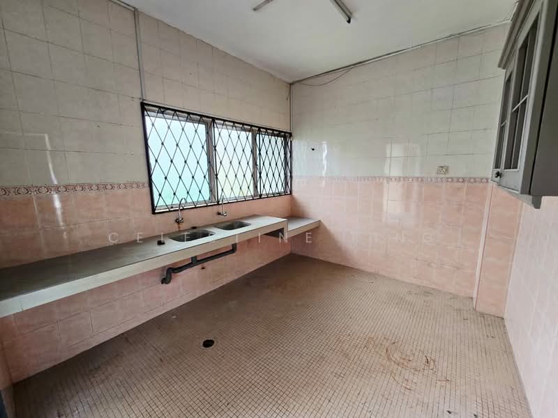 2-storey Terraced House for Sale in Taman Kajang Raya (Kajang) - Celestine Ting - Kitchen - PropertyGuru.com.my