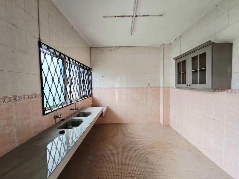 2-storey Terraced House for Sale in Taman Kajang Raya (Kajang) - Celestine Ting - Kitchen - PropertyGuru.com.my