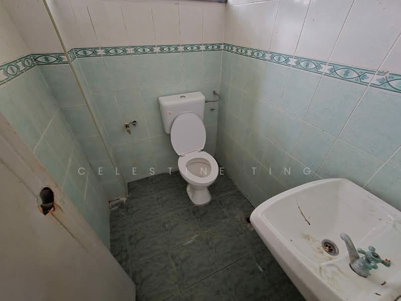 2-storey Terraced House for Sale in Taman Kajang Raya (Kajang) - Celestine Ting - Bathroom - PropertyGuru.com.my
