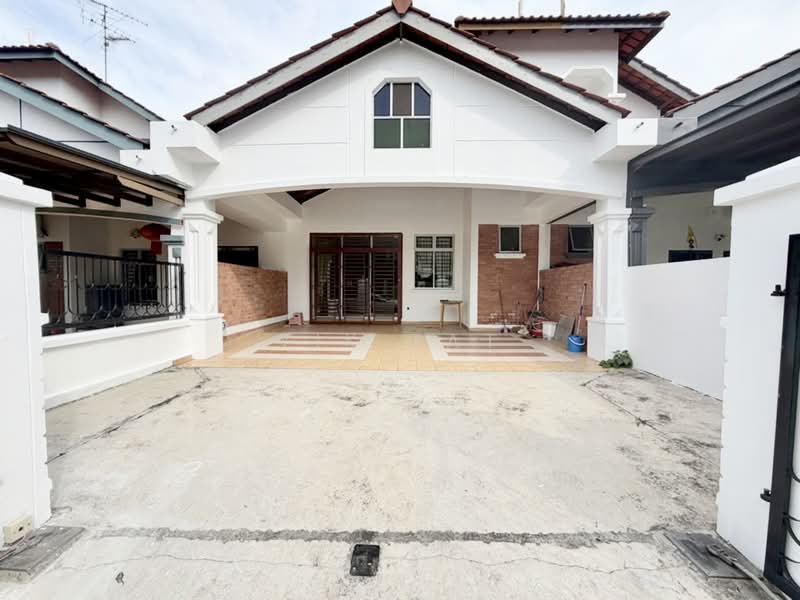 1.5-storey Terraced House for Sale in Taman Pelangi Indah (Ulu Tiram) - Yik Tat - PropertyGuru.com.my
