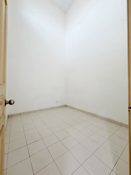 1.5-storey Terraced House for Sale in Taman Pelangi Indah (Ulu Tiram) - Yik Tat - PropertyGuru.com.my