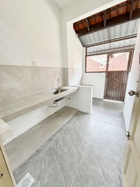 1.5-storey Terraced House for Sale in Taman Pelangi Indah (Ulu Tiram) - Yik Tat - PropertyGuru.com.my