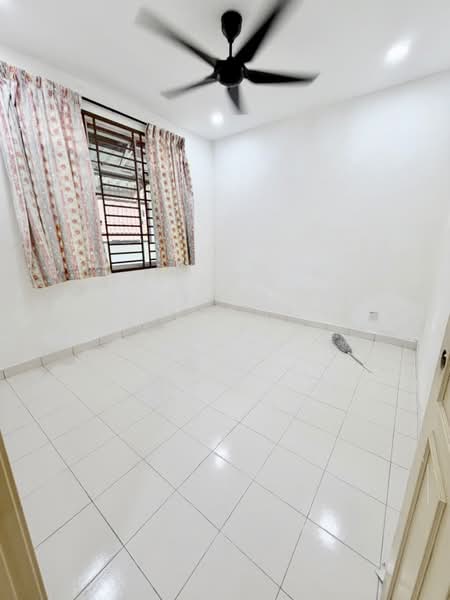 1.5-storey Terraced House for Sale in Taman Pelangi Indah (Ulu Tiram) - Yik Tat - PropertyGuru.com.my