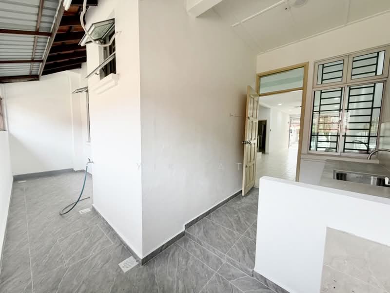 1.5-storey Terraced House for Sale in Taman Pelangi Indah (Ulu Tiram) - Yik Tat - PropertyGuru.com.my
