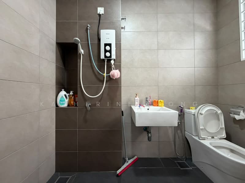 2-storey Terraced House for Rent in Rawang (Selangor) - Katherine Leong - Bathroom - PropertyGuru.com.my