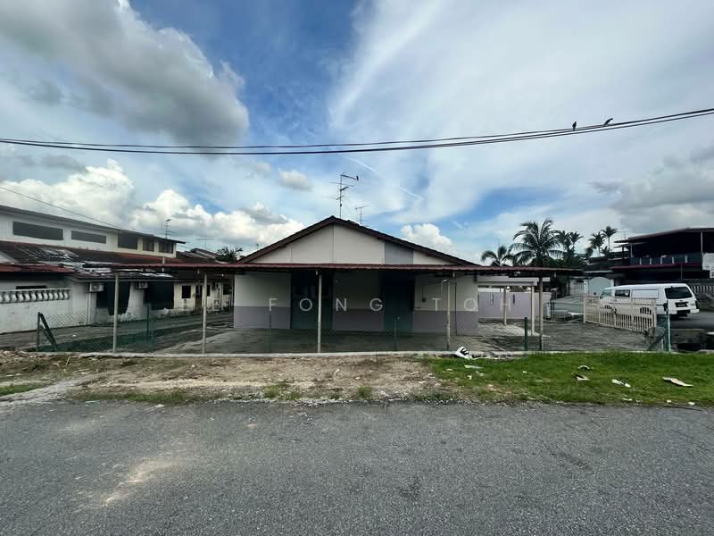 Rumah Teres 1 Tingkat untuk Dijual di Taman Johor Jaya (Johor Bahru) - Ee Fong Toh - Exterior - PropertyGuru.com.my