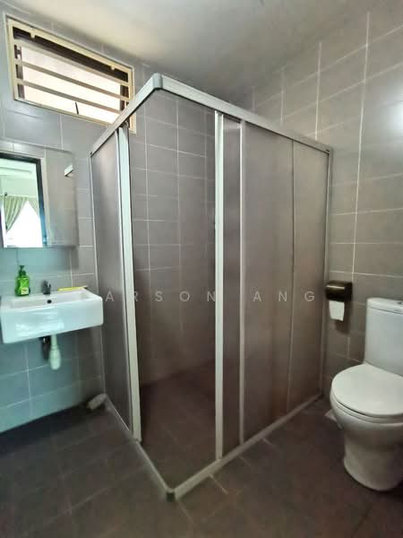 Pangsapuri untuk Dijual di Telaga Emas - Carson Ang - Bathroom - PropertyGuru.com.my