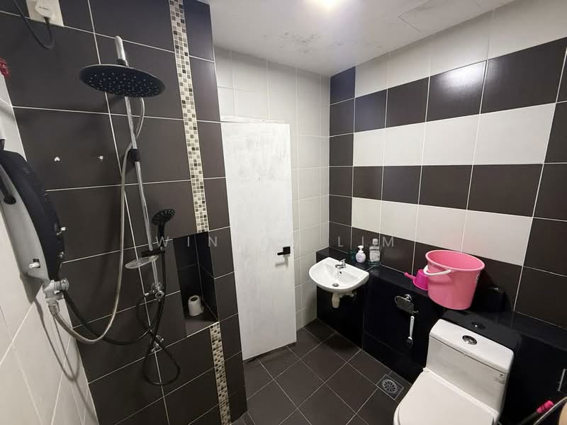 Pangsapuri untuk Dijual di Austin Regency (Pangsapuri Austin Perdana) - Winson Lim - Bathroom - PropertyGuru.com.my