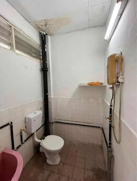 Flat for Rent at Taman Terubong Jaya - Sunny Lok - Bathroom - PropertyGuru.com.my