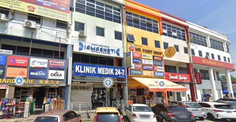 Shop for Rent in Bandar Country Homes (Rawang) - Deon Siow - Exterior - PropertyGuru.com.my