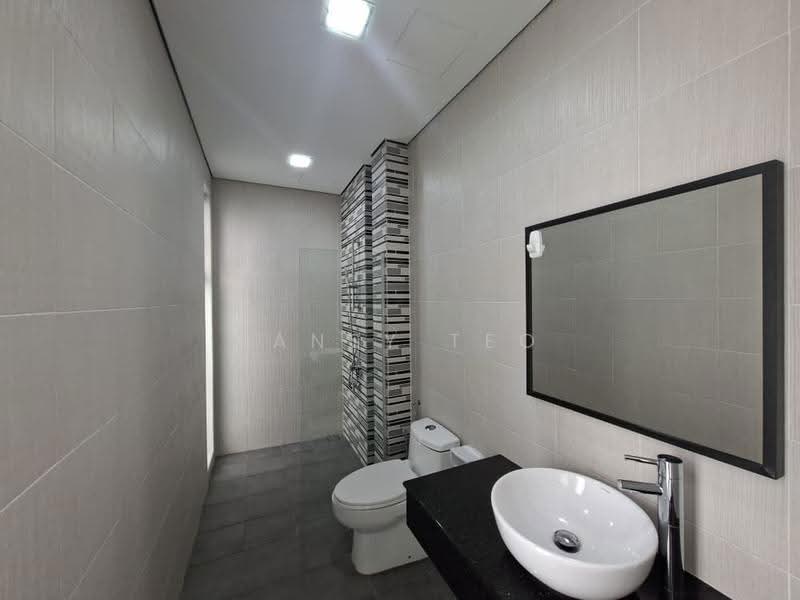 Semi-Detached House for Rent in Iskandar Puteri (Nusajaya) (Johor) - Pansy Teo - Bathroom - PropertyGuru.com.my