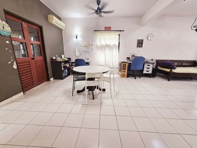 Rumah Teres 2 Tingkat untuk Dijual di Kota Damansara (Selangor) - Eugene Yap - Study - PropertyGuru.com.my