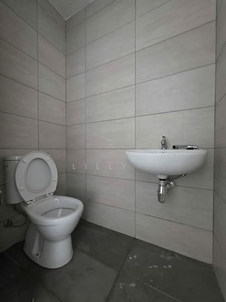 Retail Space for Rent in Tanjung Tokong (Penang) - Lilly . - Bathroom - PropertyGuru.com.my