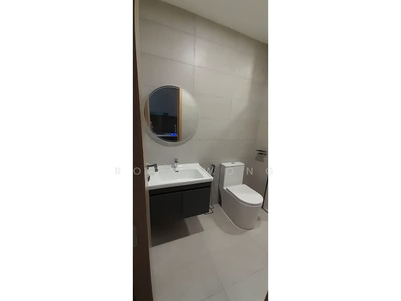 Servis Apartment untuk Disewa di Armani Raja Uda - Rose Wong - Bathroom - PropertyGuru.com.my