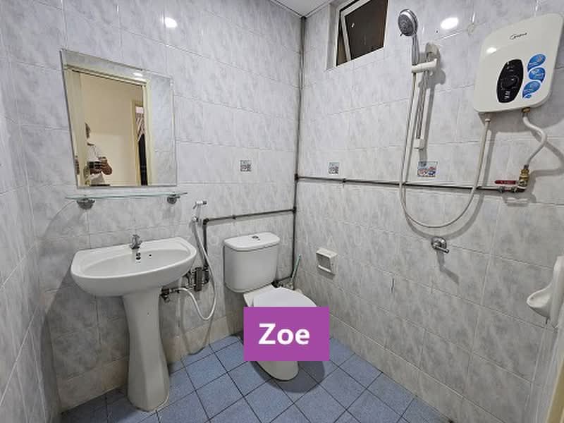 Kondominium untuk Disewa di Tanjung Park Condominium - Zoe Liau - Bathroom - PropertyGuru.com.my