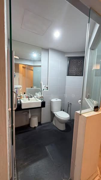 Condominium for Sale at Marina Bay Condominium - Aster Ng - Bathroom - PropertyGuru.com.my
