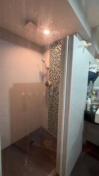 Condominium for Sale at Marina Bay Condominium - Aster Ng - Bathroom - PropertyGuru.com.my
