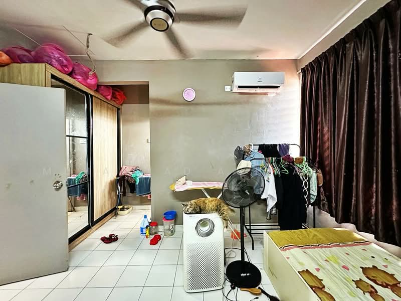 Rumah Berkembar untuk Dijual di Bandar Bukit Mahkota (Bangi) - Muhammad Ashraf . - Bedroom - PropertyGuru.com.my