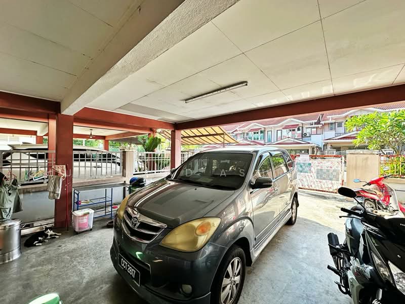 Rumah Berkembar untuk Dijual di Bandar Bukit Mahkota (Bangi) - Muhammad Ashraf . - Car Park - PropertyGuru.com.my