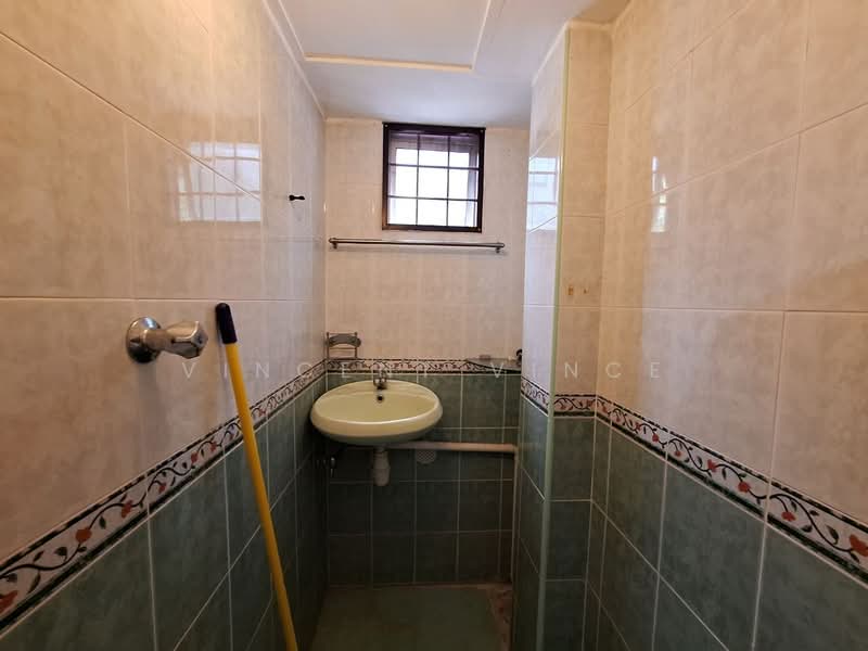 2-storey Terraced House for Rent in Taman Putra (Ampang) - Vincent Vince - Bathroom - PropertyGuru.com.my